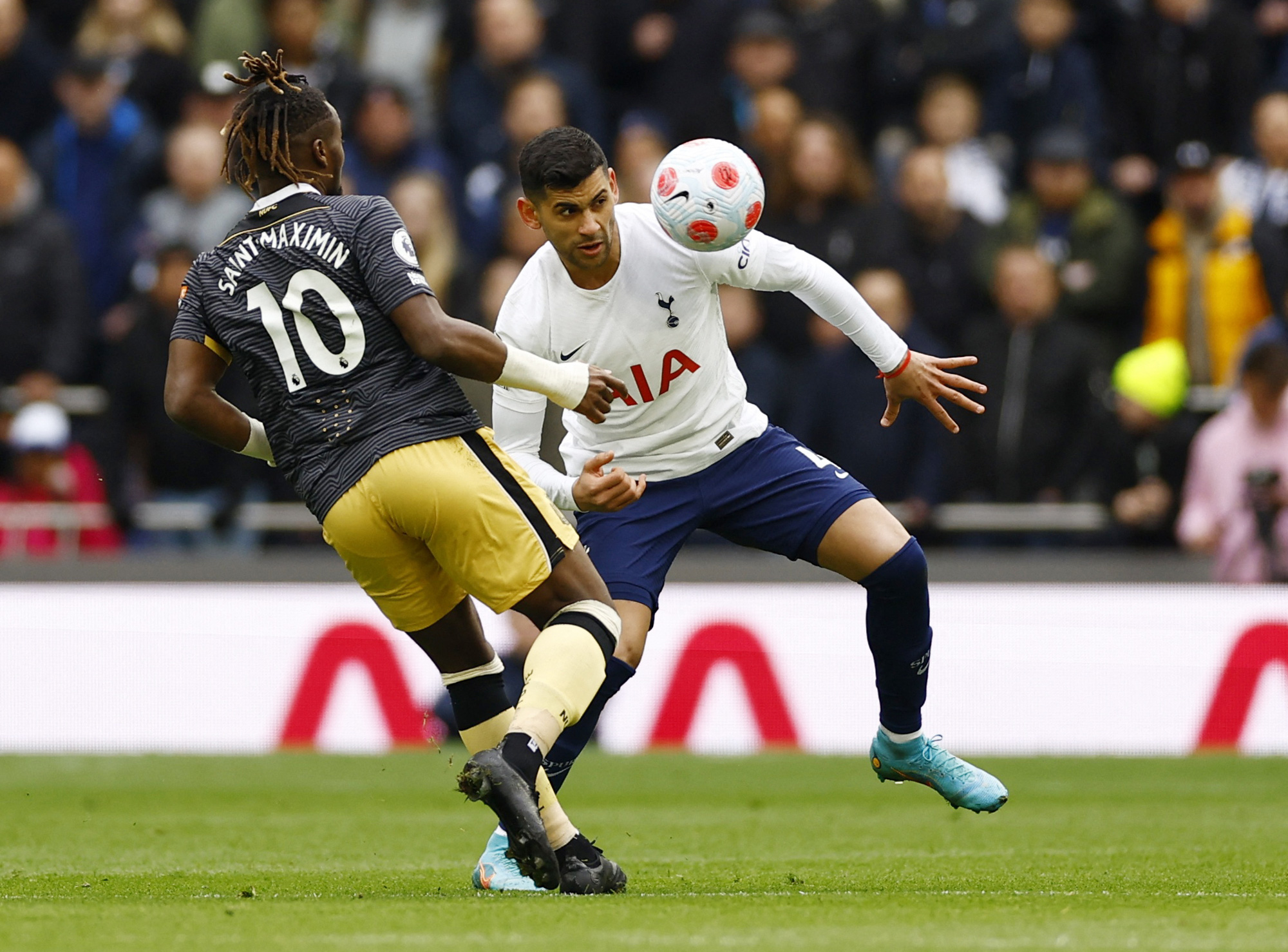 Son Heung-min tỏa sáng, Tottenham lần đầu vào Top 4 Ngoại hạng - Ảnh 1.