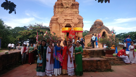 Lễ hội Katê Bình Thuận được công nhận là di sản văn hóa phi vật thể quốc gia - Ảnh 1.
