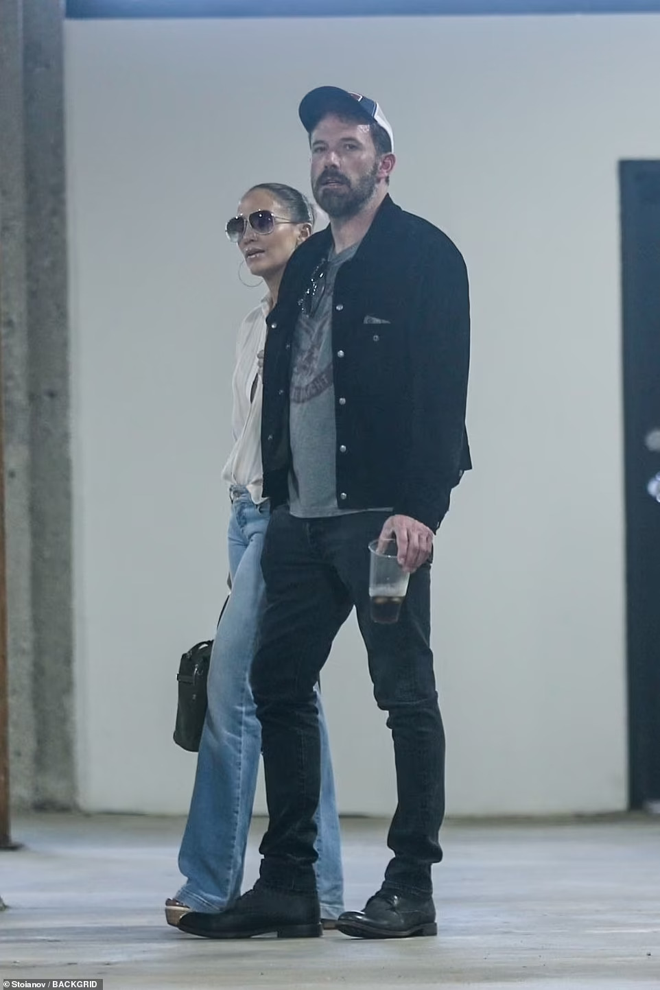 Jennifer Lopez đính hôn cùng Ben Affleck sau tái hợp - Ảnh 2.