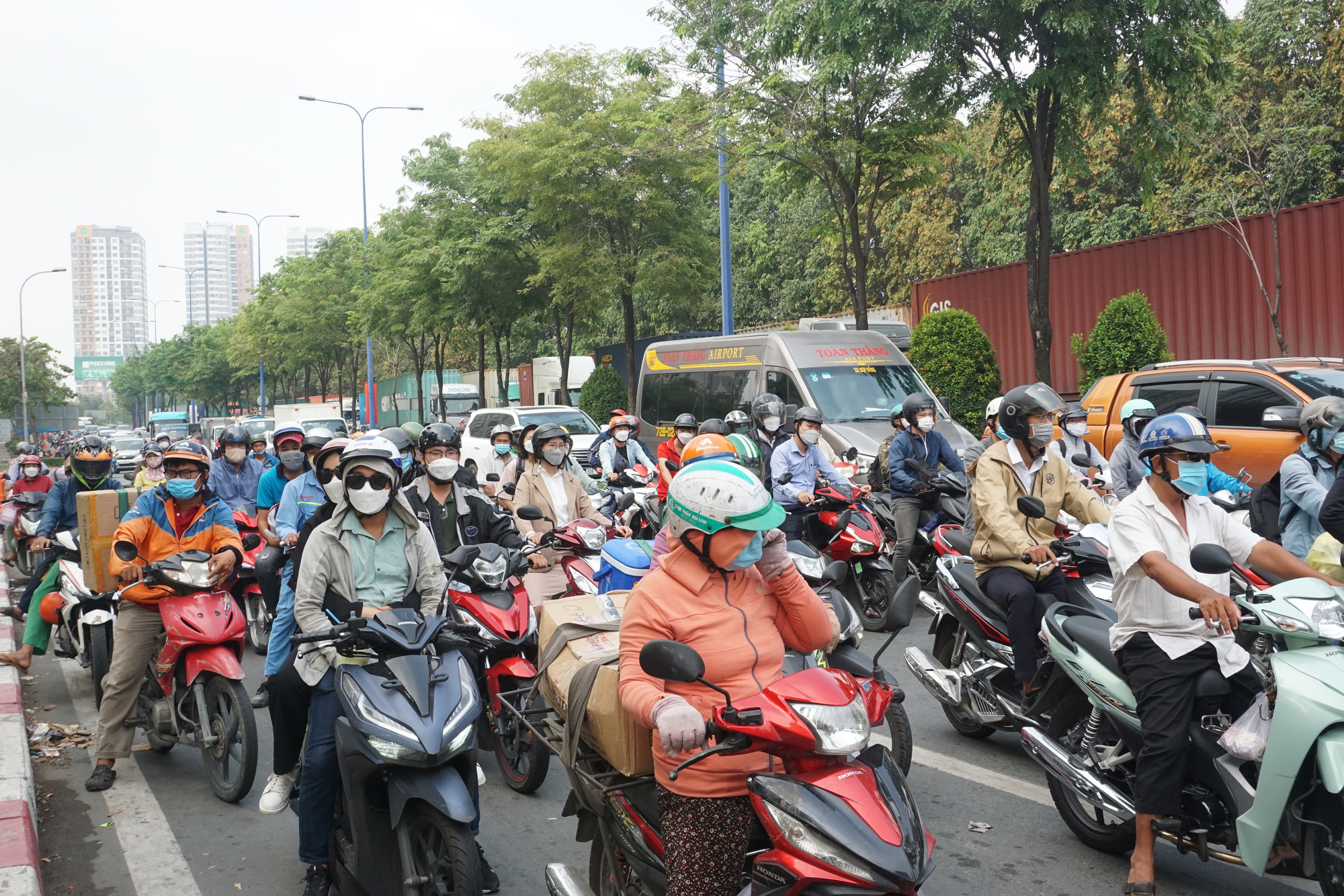 TP HCM: Kẹt xe tại bến xe, tuyến đường cửa ngõ ngày đầu nghỉ Lễ Giỗ Tổ Hùng Vương