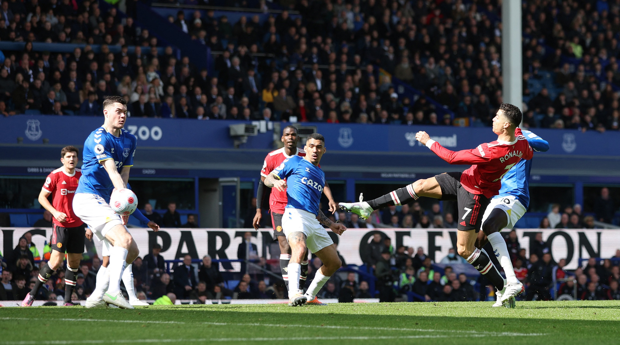 Gục ngã trước Everton, Man United hết mơ tranh Top 4 - Ảnh 1.