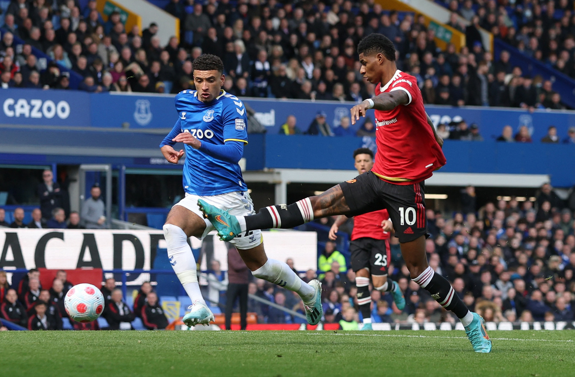 Gục ngã trước Everton, Man United hết mơ tranh Top 4 - Ảnh 3.