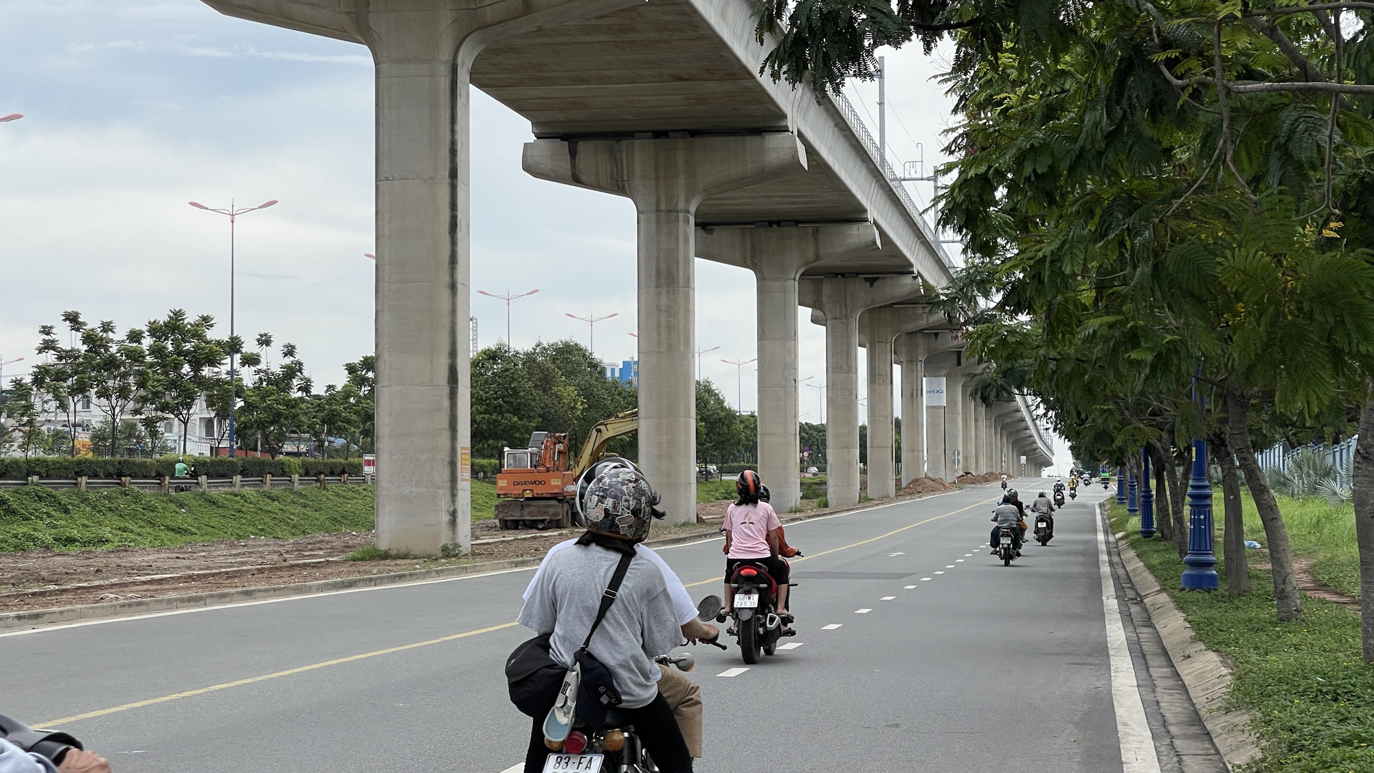 Hình ảnh giao thông cửa ngõ phía Đông TP HCM ngày 1-5 - Ảnh 3.