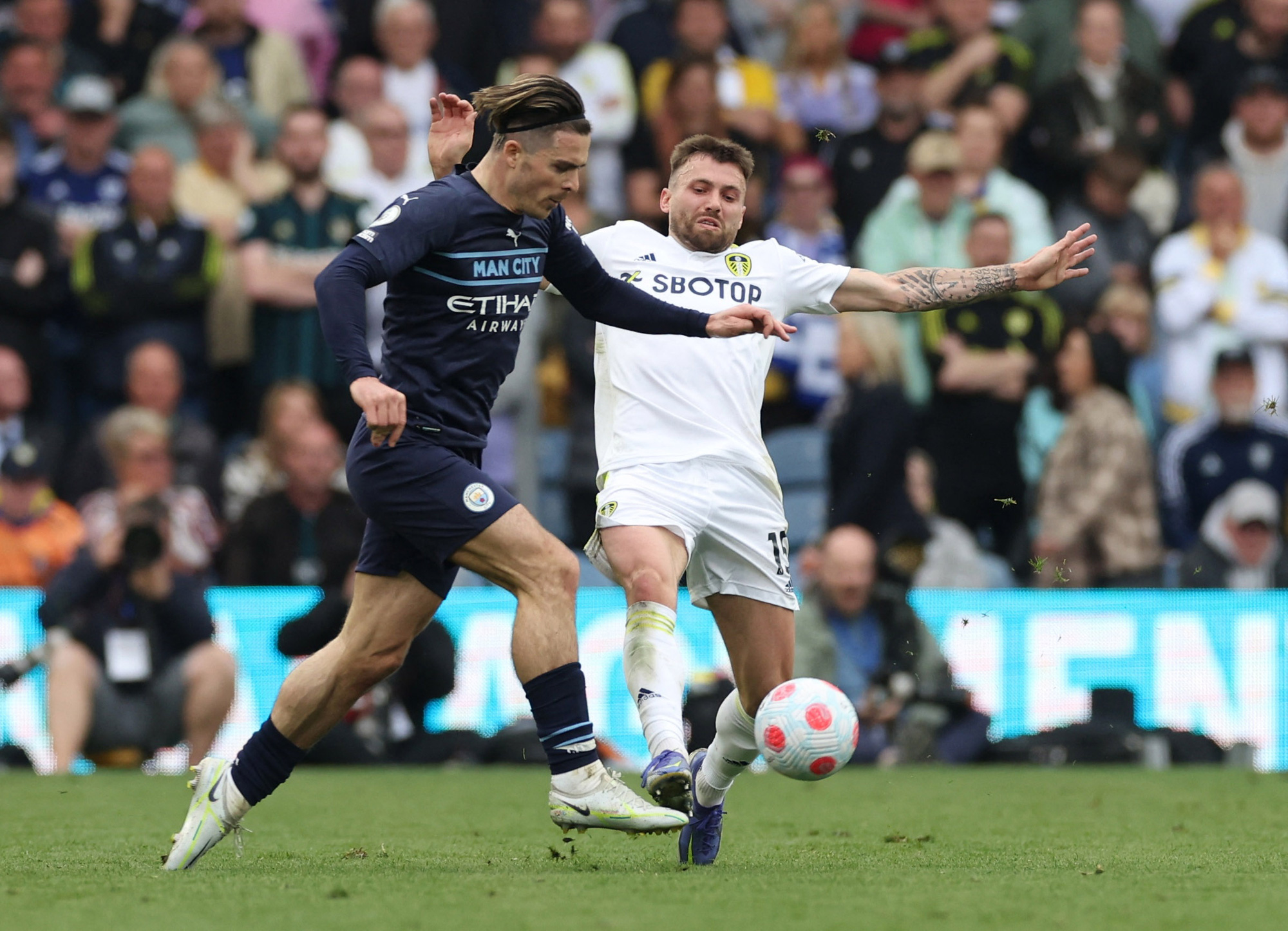 Mưa bàn thắng hạ Leeds United, Man City đòi ngôi đầu Ngoại hạng - Ảnh 1.