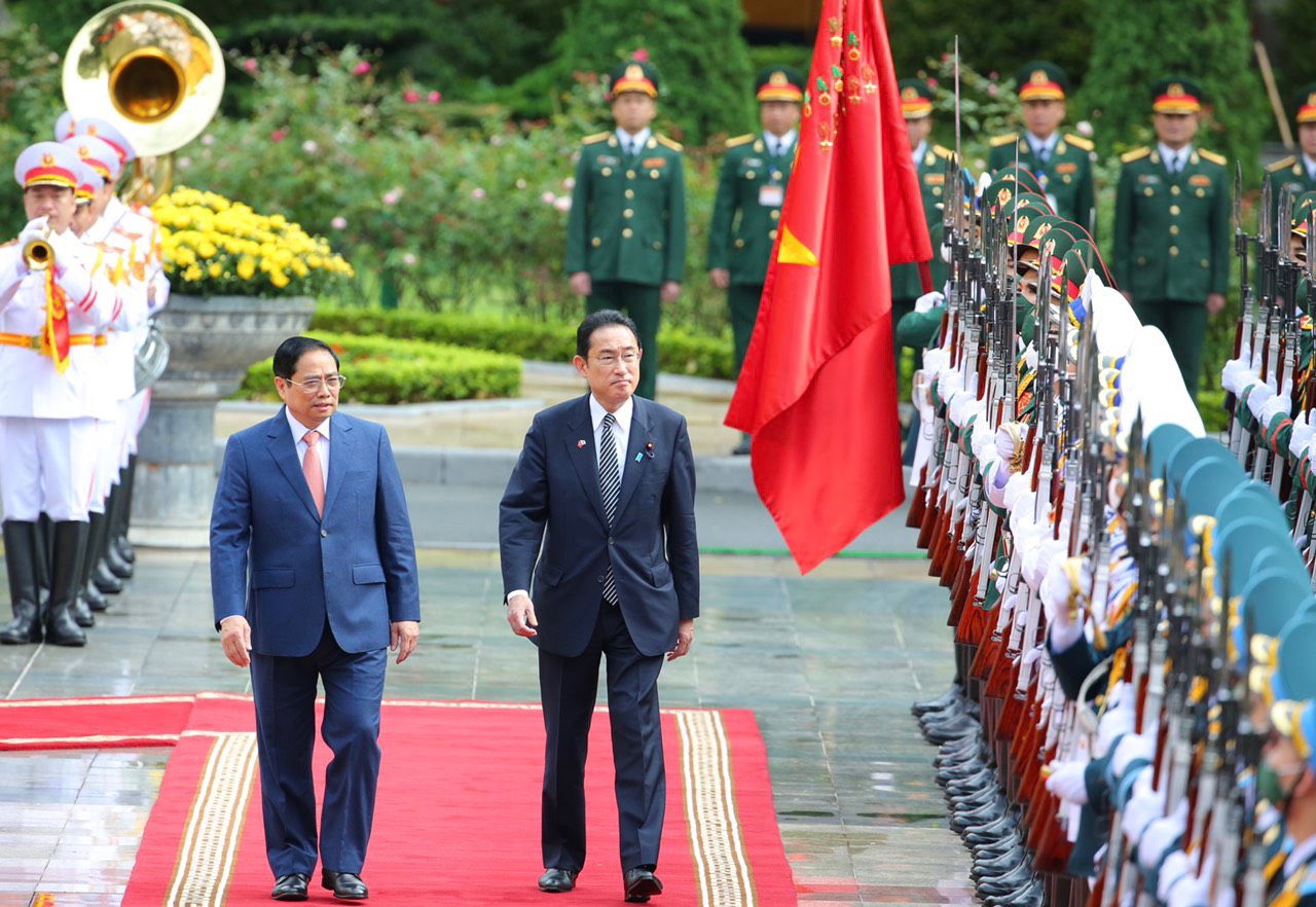 クリップ: ファム・ミン・チン首相が日本首相の歓迎式典を主宰した - 写真6。