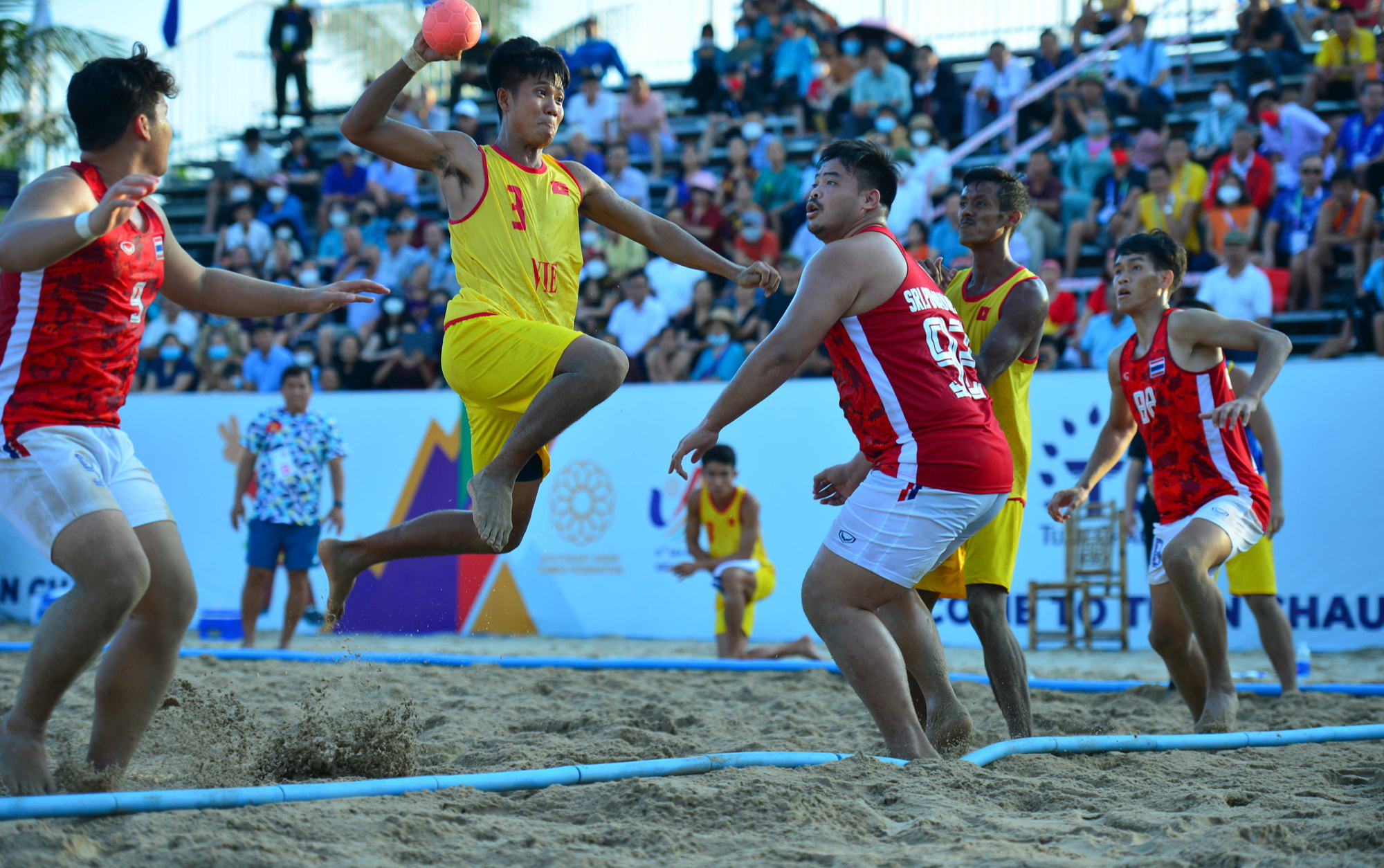 SEA Games 31 ngày 11-5: Đoàn TTVN có tấm HCV thứ 10 - Ảnh 1.