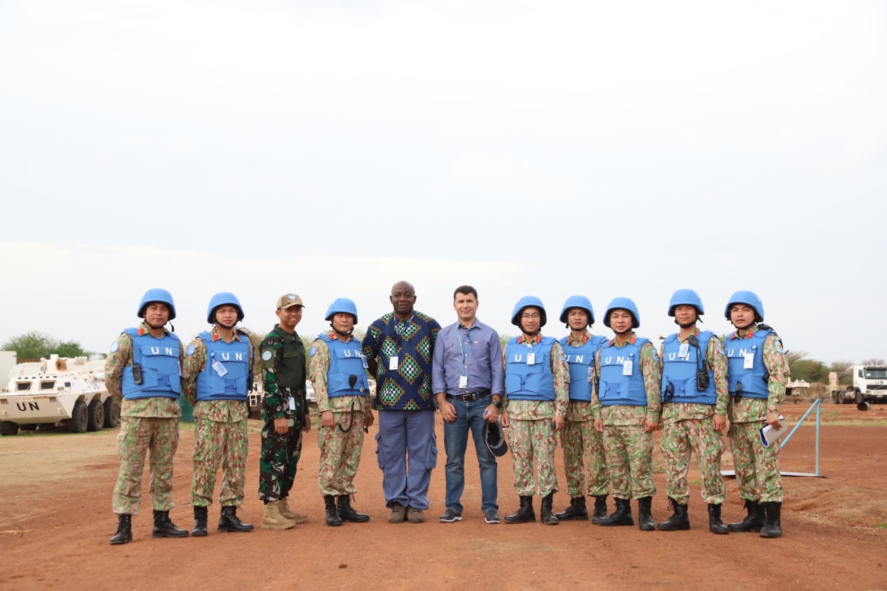 CLIP: Chuyến trinh sát của Đội công binh mũ nồi xanh Việt Nam tại Abyei - Ảnh 3.