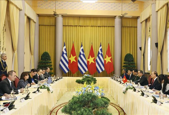 Greek President arrives in Ho Chi Minh City - Photo 1.