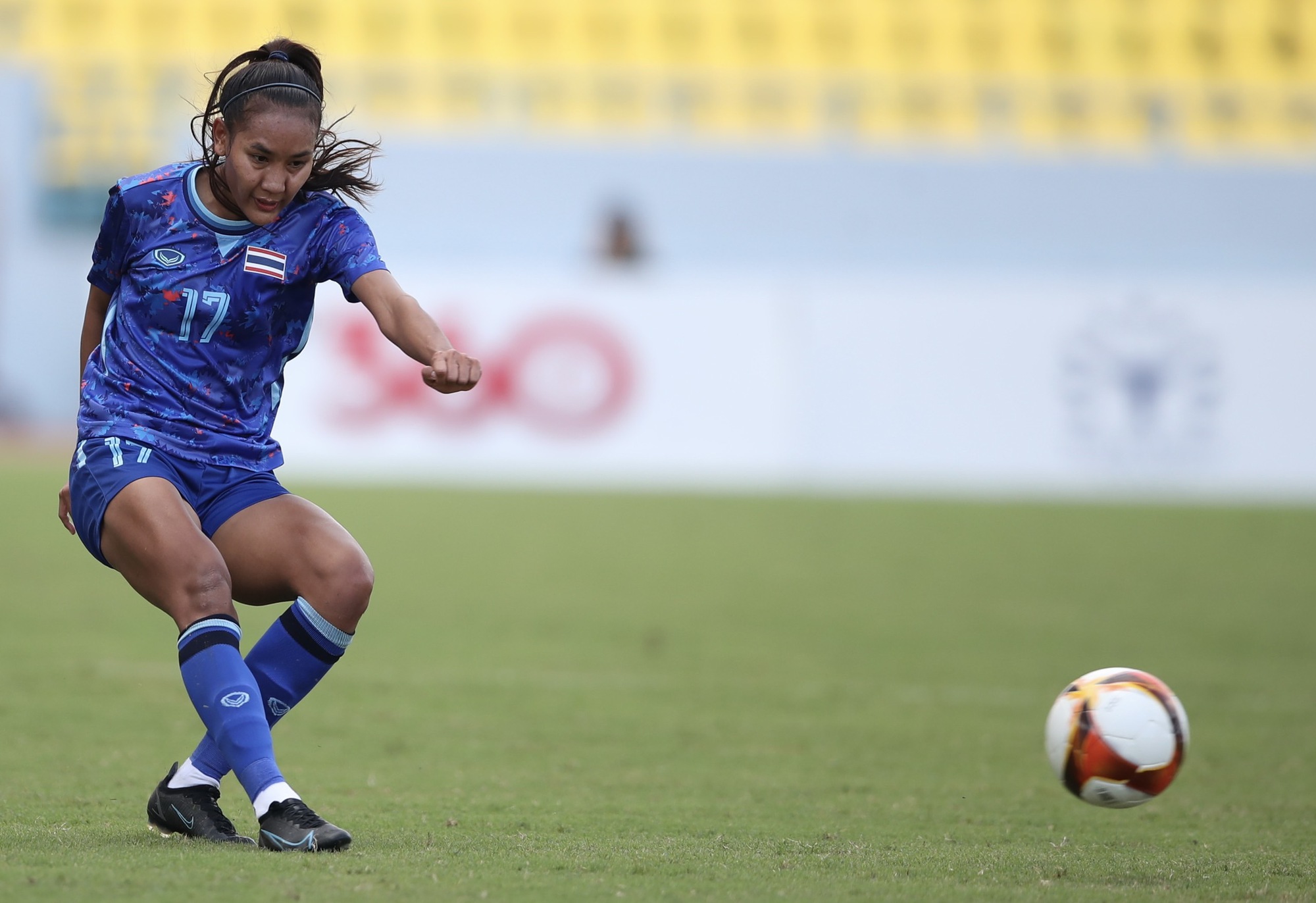 Thắng dễ Philippines, tuyển nữ Thái Lan vào chung kết SEA Games 31 - Ảnh 7. Thắng dễ Philippines, tuyển nữ Thái Lan vào chung kết SEA Games 31 - Ảnh 7.