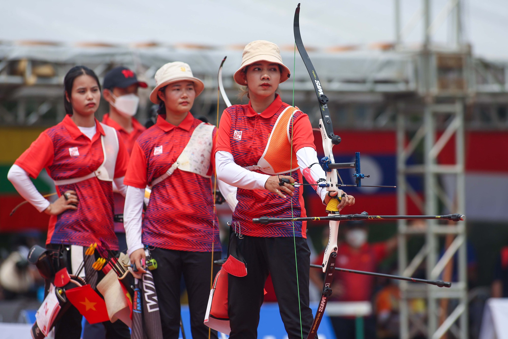 Người đẹp môn bắn cung Ánh Nguyệt cùng đồng đội mất huy chương vàng trước tuyển Philippines - Ảnh 2.