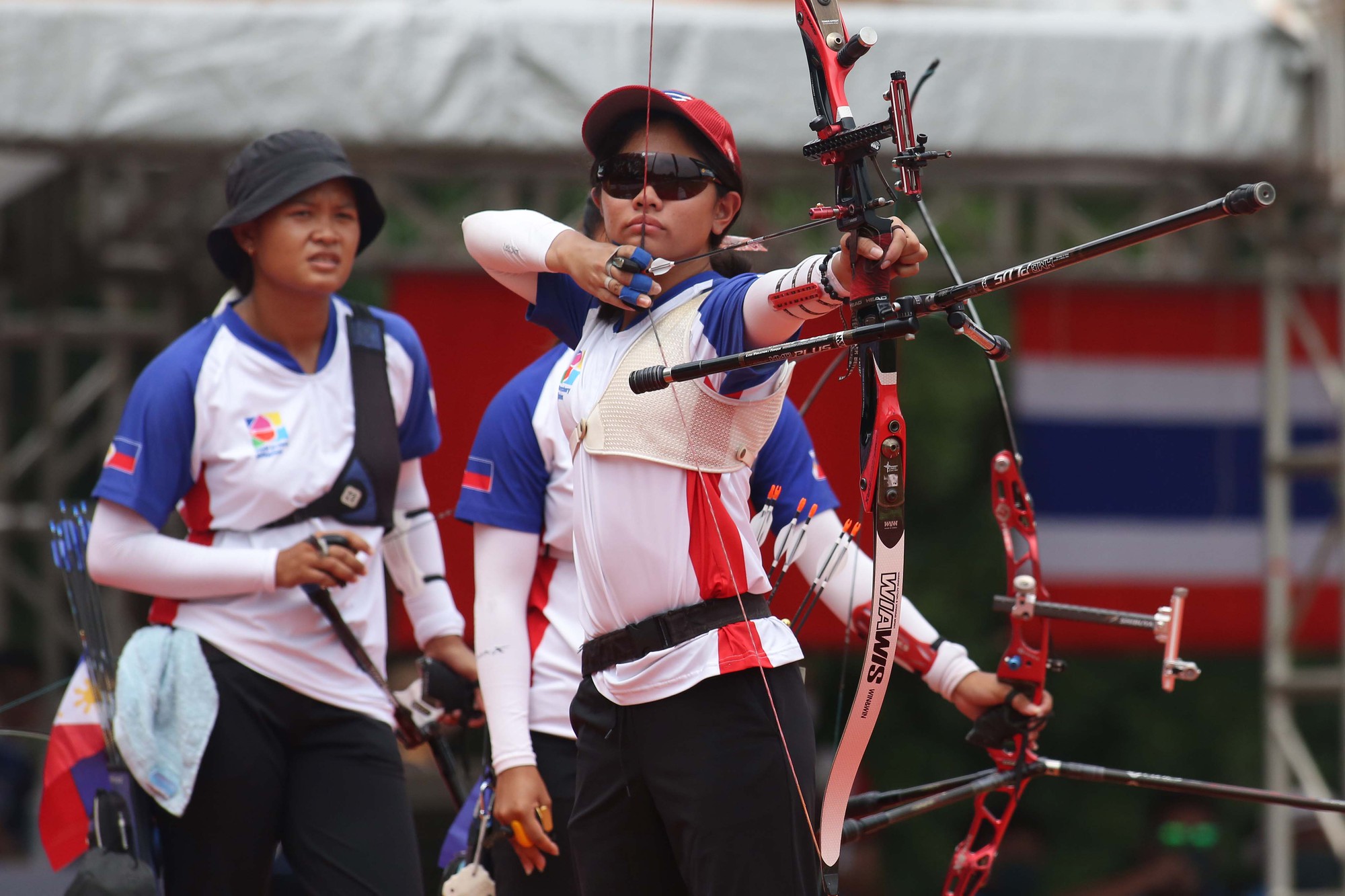 Người đẹp môn bắn cung Ánh Nguyệt cùng đồng đội mất huy chương vàng trước tuyển Philippines - Ảnh 9.