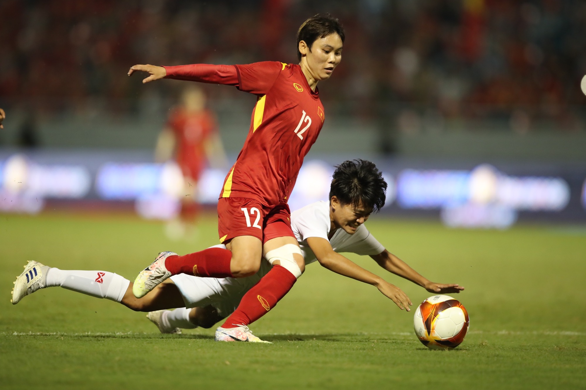 Đánh bại Myanmar, tuyển nữ Việt Nam cùng Thái Lan tranh HCV SEA Games 31 - Ảnh 3.