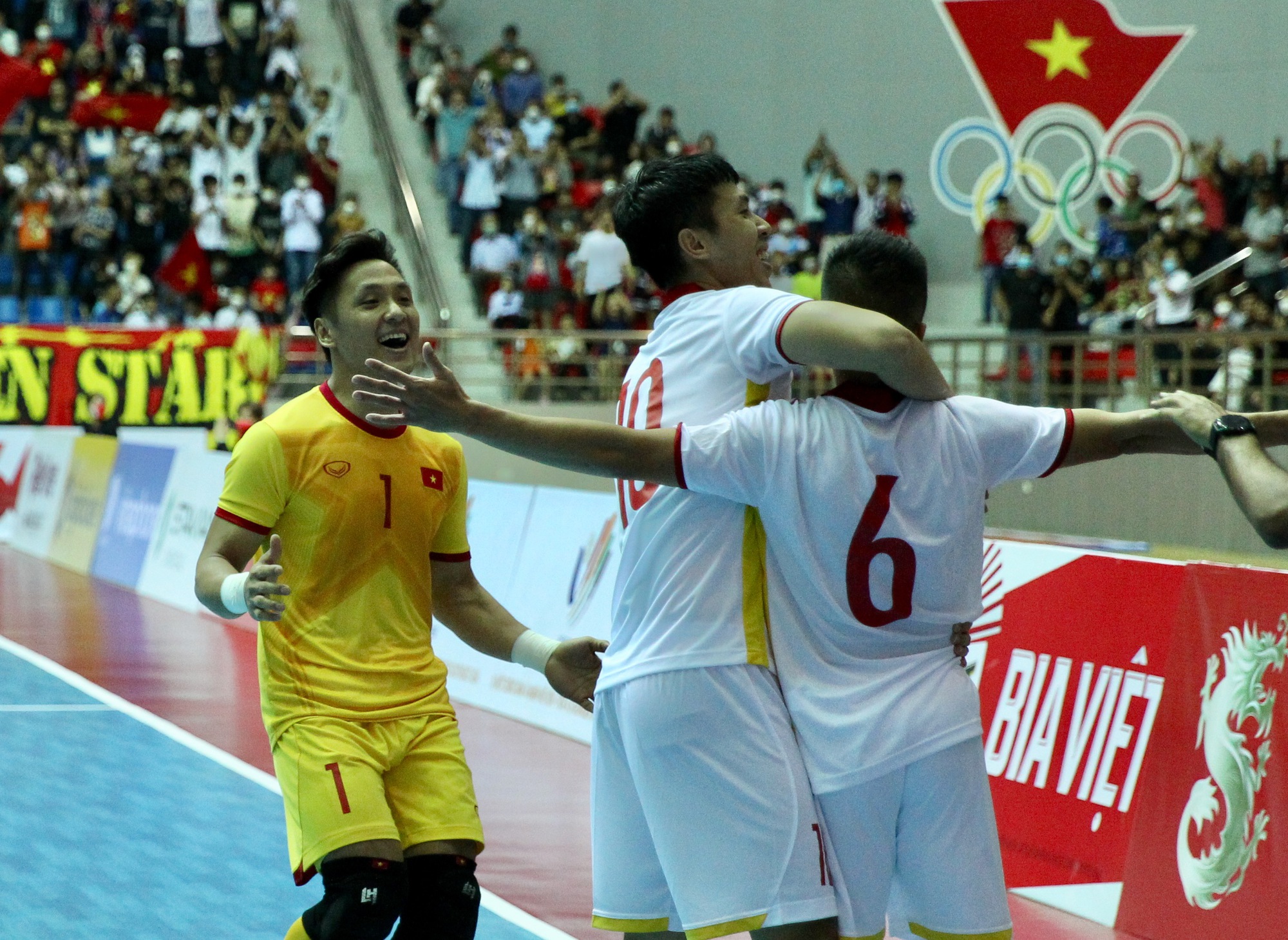 Tuyển Futsal Việt Nam tiếp tục vượt qua Thái Lan - Ảnh 1.