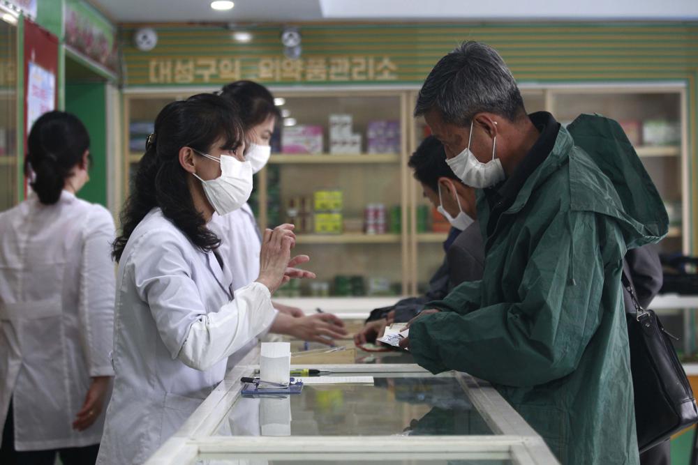 Ca nhiễm mới Covid-19 tăng mạnh, Mỹ khuyến cáo đeo khẩu trang - Ảnh 3. Ca nhiễm mới Covid-19 tăng mạnh, Mỹ khuyến cáo đeo khẩu trang - Ảnh 3.