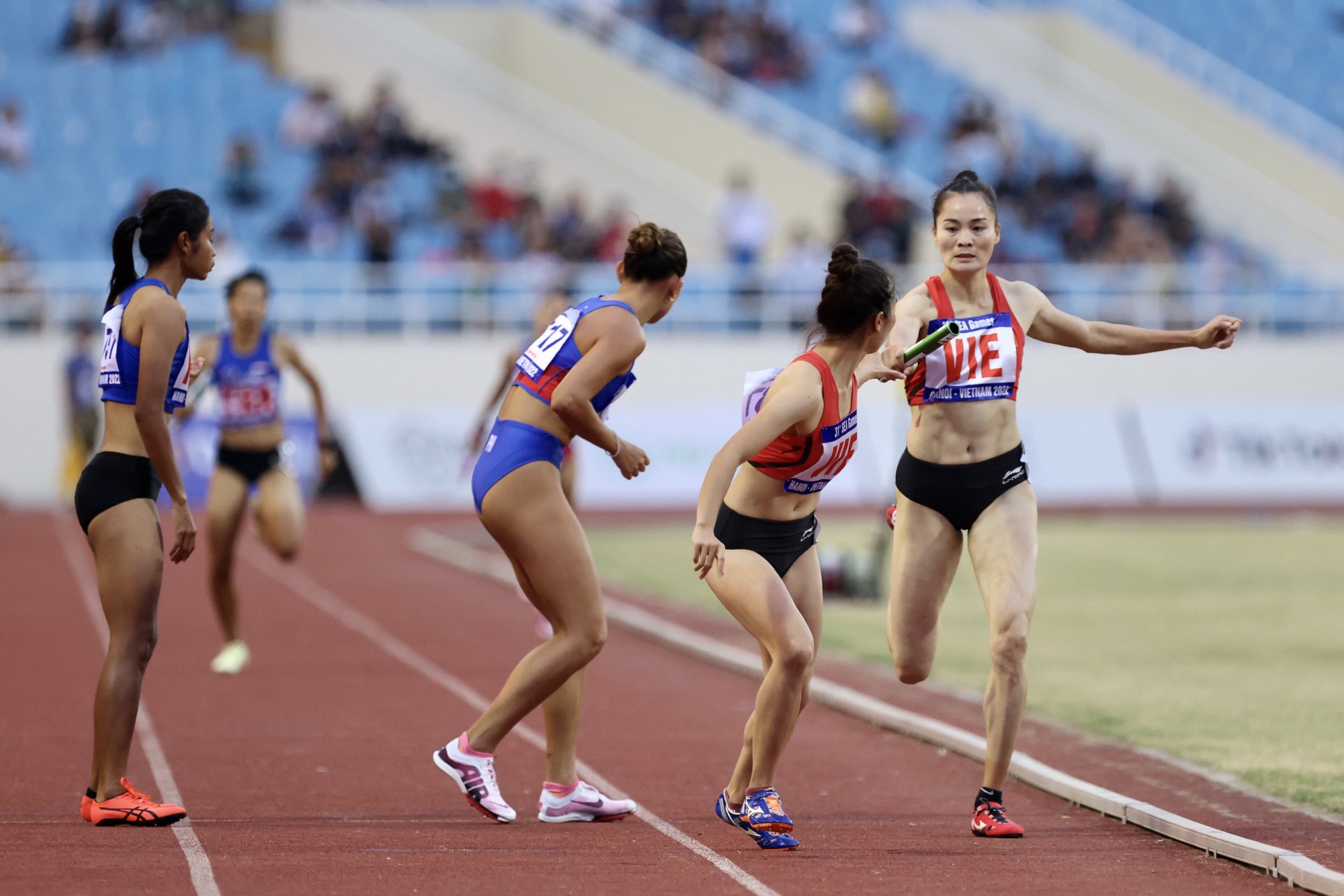 Nhật ký SEA Games 31 ngày 18-5: Giành thêm 21 HCV, chủ nhà vững ngôi đầu - Ảnh 13.