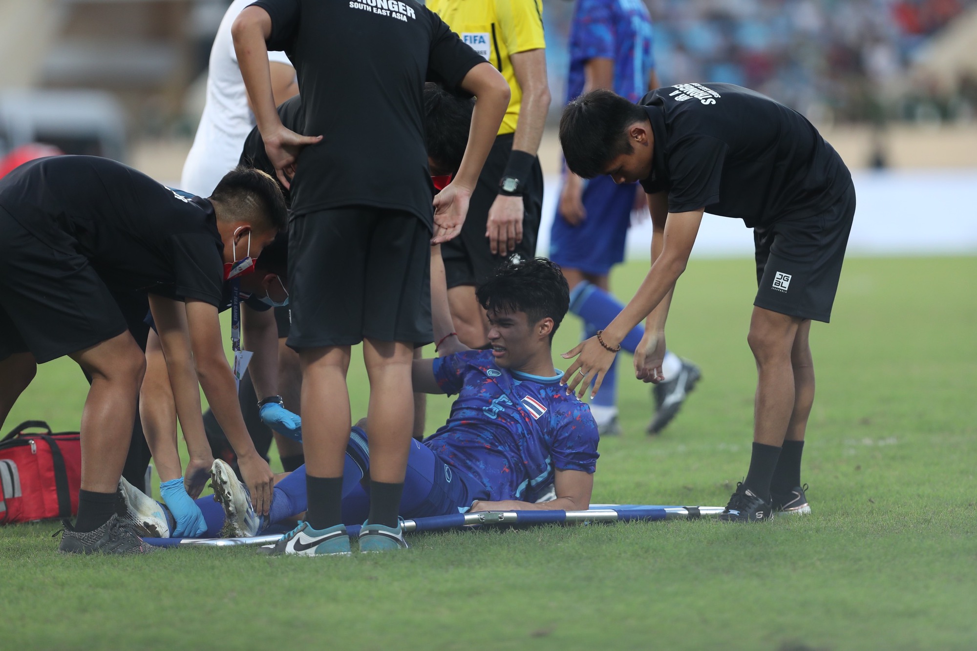 U23 Thái Lan đánh bại Indonesia trong một trận cầu nhiều thẻ đỏ - Ảnh 12. U23 Thái Lan đánh bại Indonesia trong một trận cầu nhiều thẻ đỏ - Ảnh 12.