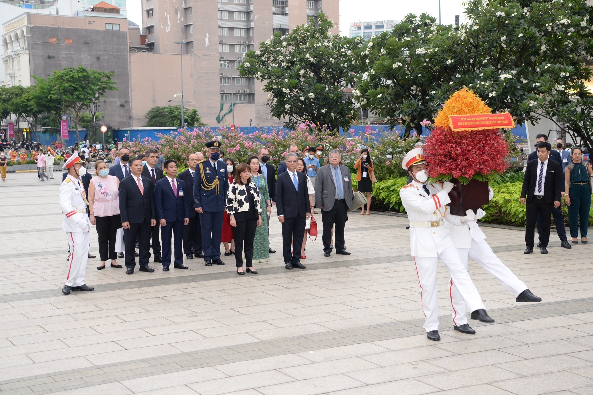 The Greek President visited many places in Ho Chi Minh City - Photo 2.