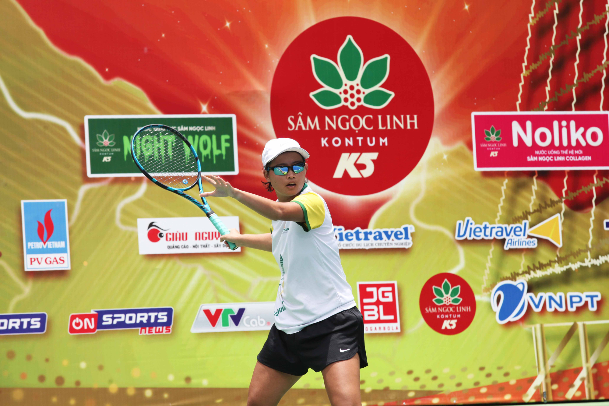 Nguyễn Văn Phương, Đào Minh Trang vô địch VTF Masters 500 - Ảnh 2. Nguyễn Văn Phương, Đào Minh Trang vô địch VTF Masters 500 - Ảnh 2.
