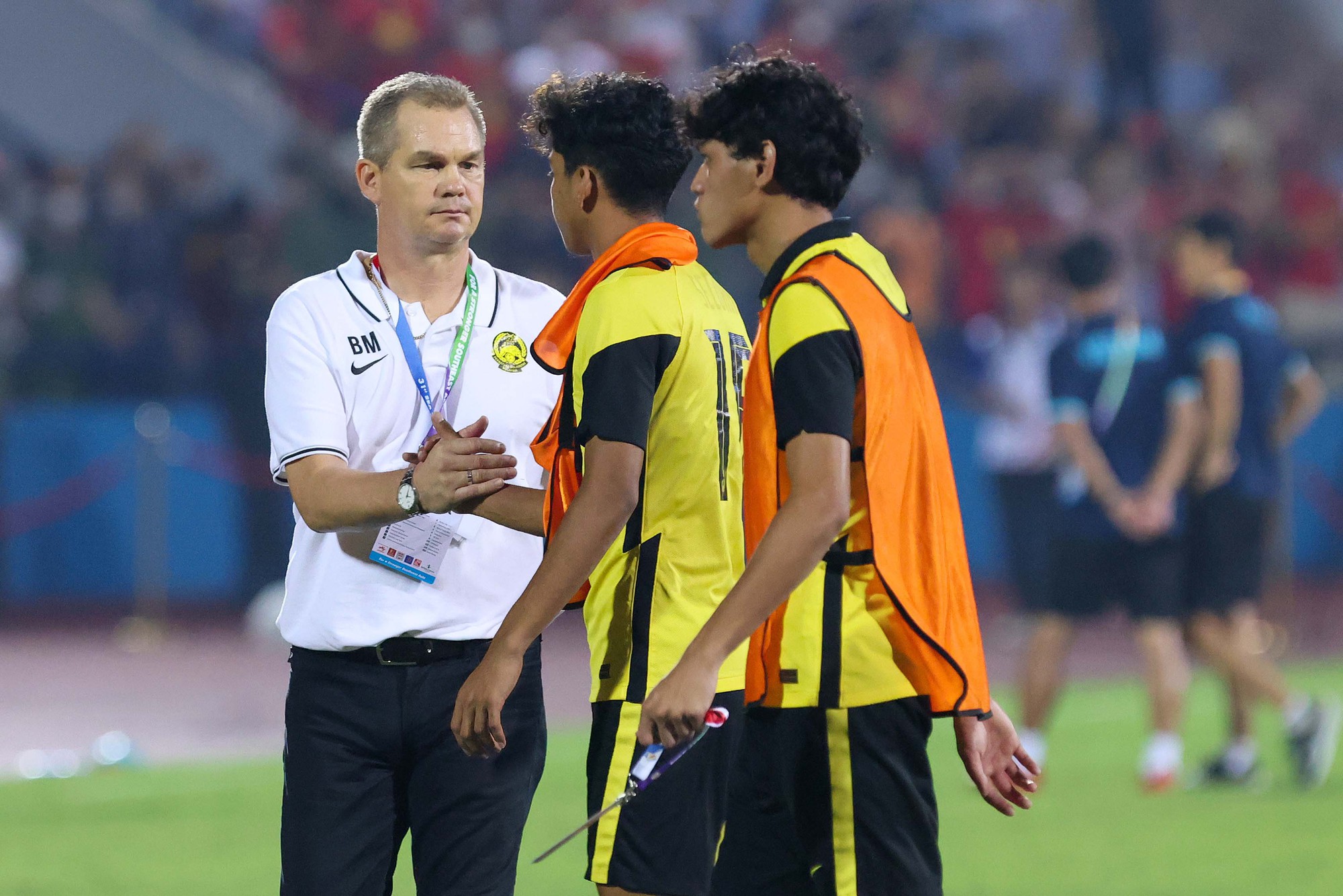Thủ môn U23 Malaysia khóc nức nở sau khi thua U23 Việt Nam - Ảnh 4.
