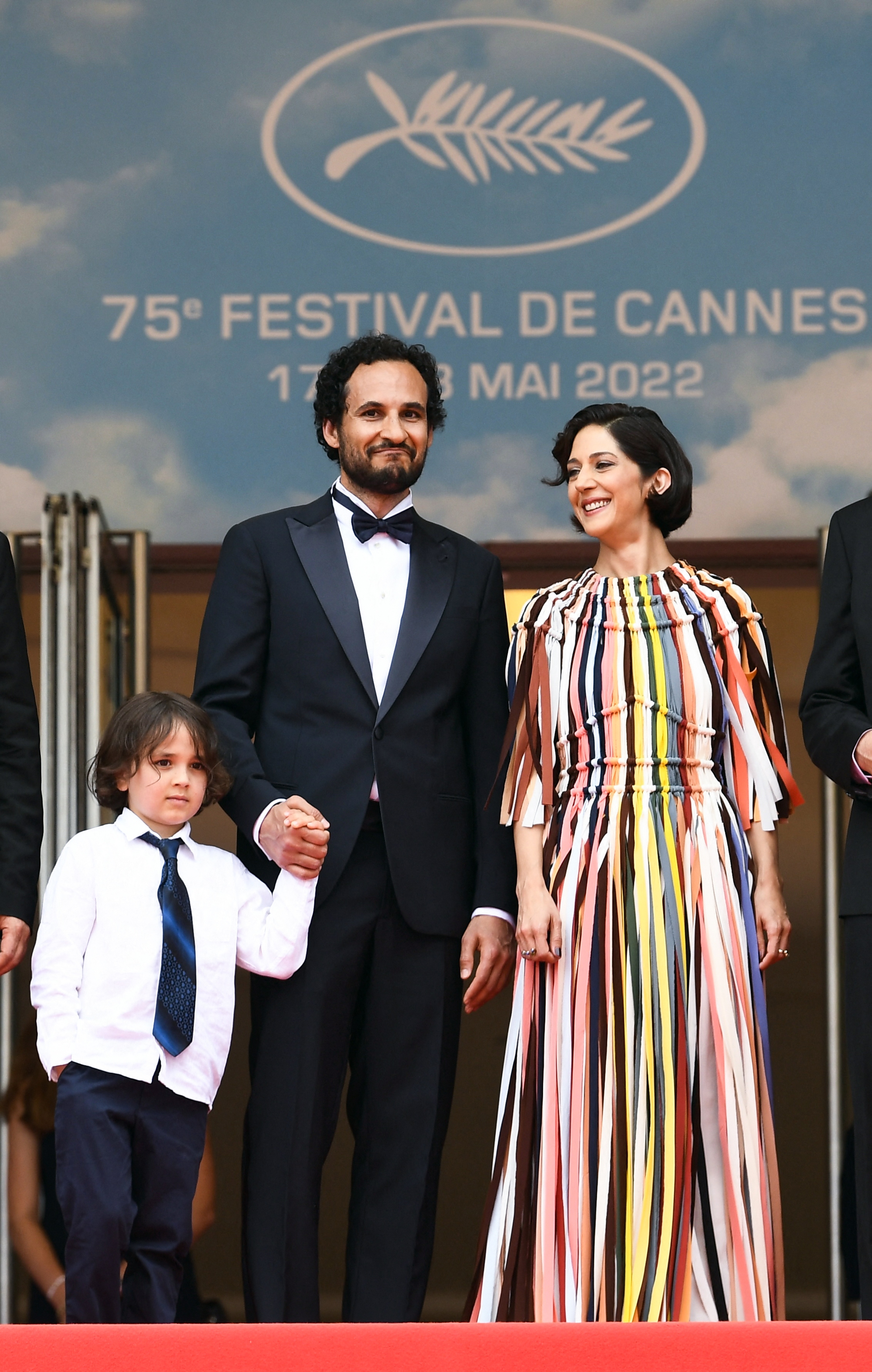 Cận cảnh “hớ hênh” trên thảm đỏ Cannes 2022 - Ảnh 12.