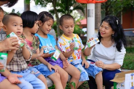 Vinamilk khởi động hành trình năm thứ 15 của Quỹ sữa vươn cao Việt Nam tại nhiều địa phương - Ảnh 5.