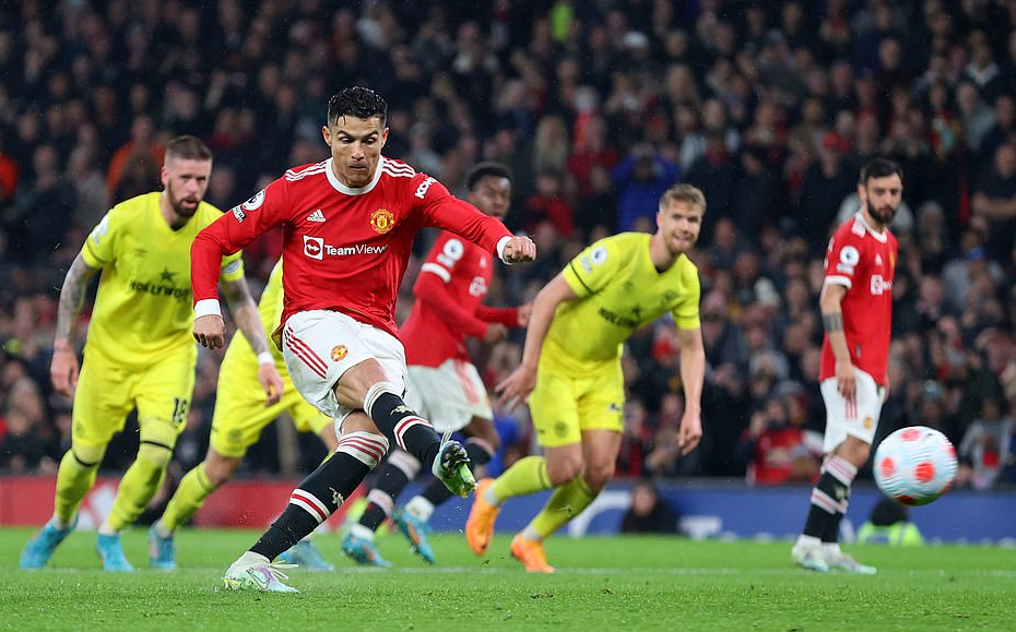 Ronaldo rực sáng ở Old Trafford, Man United vẫn khó mơ tranh Top 4 - Ảnh 5.