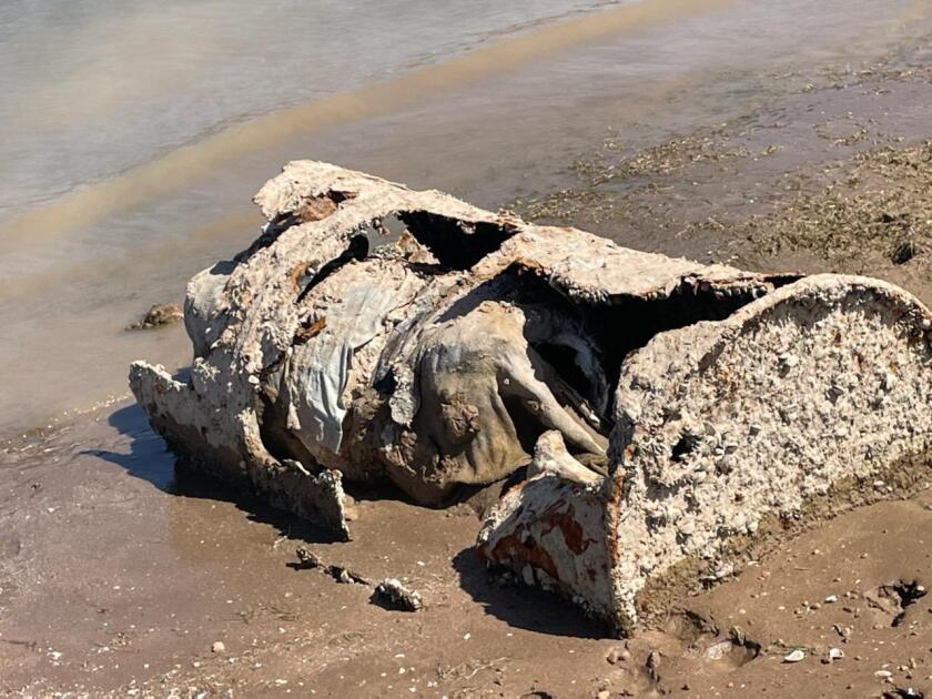 Body discovered in the largest reserve lake in the US thanks to drought - Photo 2.