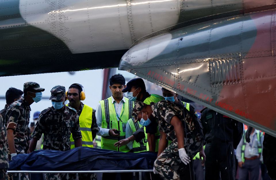 The last body found in the plane crash of 22 people died in Nepal - Photo 2.