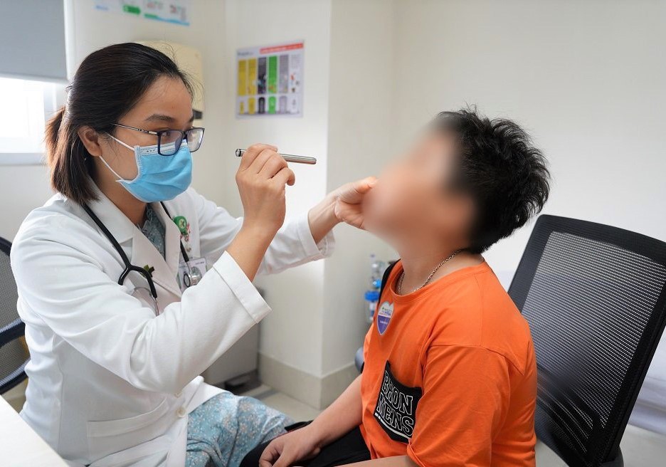Bất ngờ với vật khiến bé trai bị chảy mũi bốc mùi hôi kéo dài 2 tháng - Ảnh 1. Bất ngờ với vật khiến bé trai bị chảy mũi bốc mùi hôi kéo dài 2 tháng - Ảnh 1.
