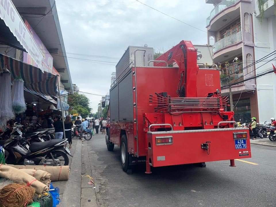 Phát hiện 1 phần thi thể nghi là của người dưới cống gần chợ Hàn, Đà Nẵng - Ảnh 2. Phát hiện 1 phần thi thể nghi là của người dưới cống gần chợ Hàn, Đà Nẵng - Ảnh 2.