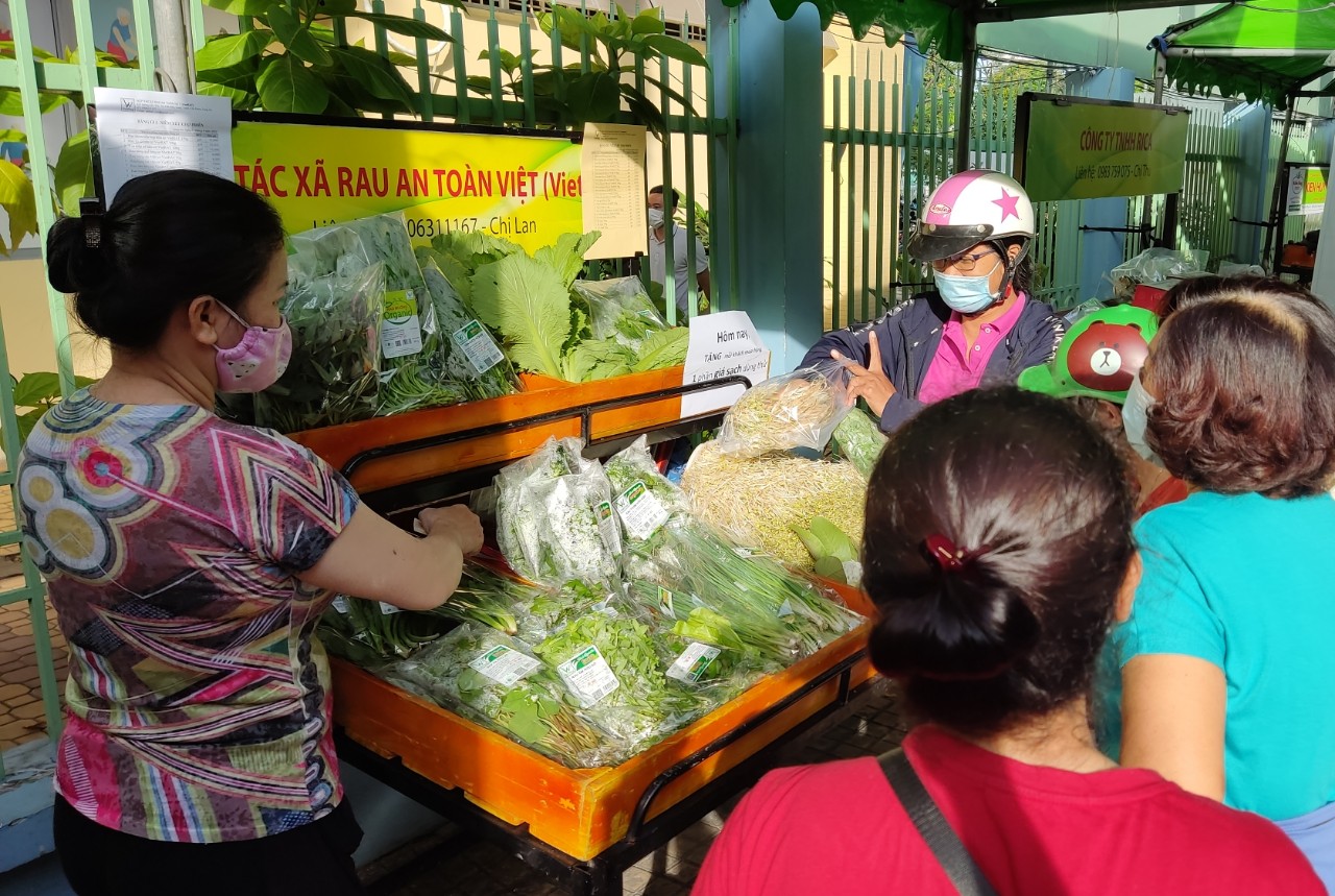 Chợ phiên nông sản an toàn trở lại - Ảnh 6.