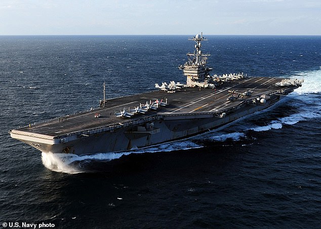 Disclosure of the crew on the US aircraft carrier suicide - Photo 1.