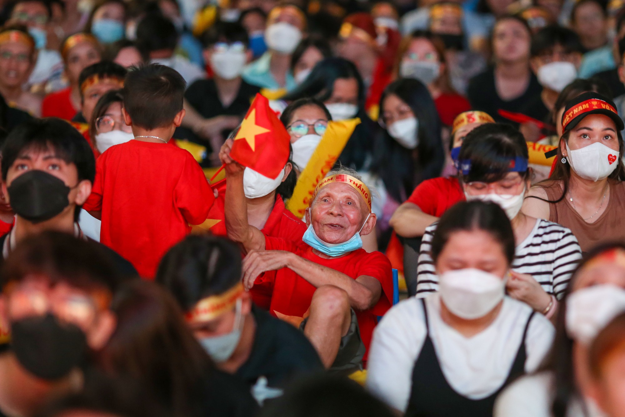 Người hâm mộ tiếc nuối khi U23 Việt Nam phung phí cơ hội - Ảnh 5.