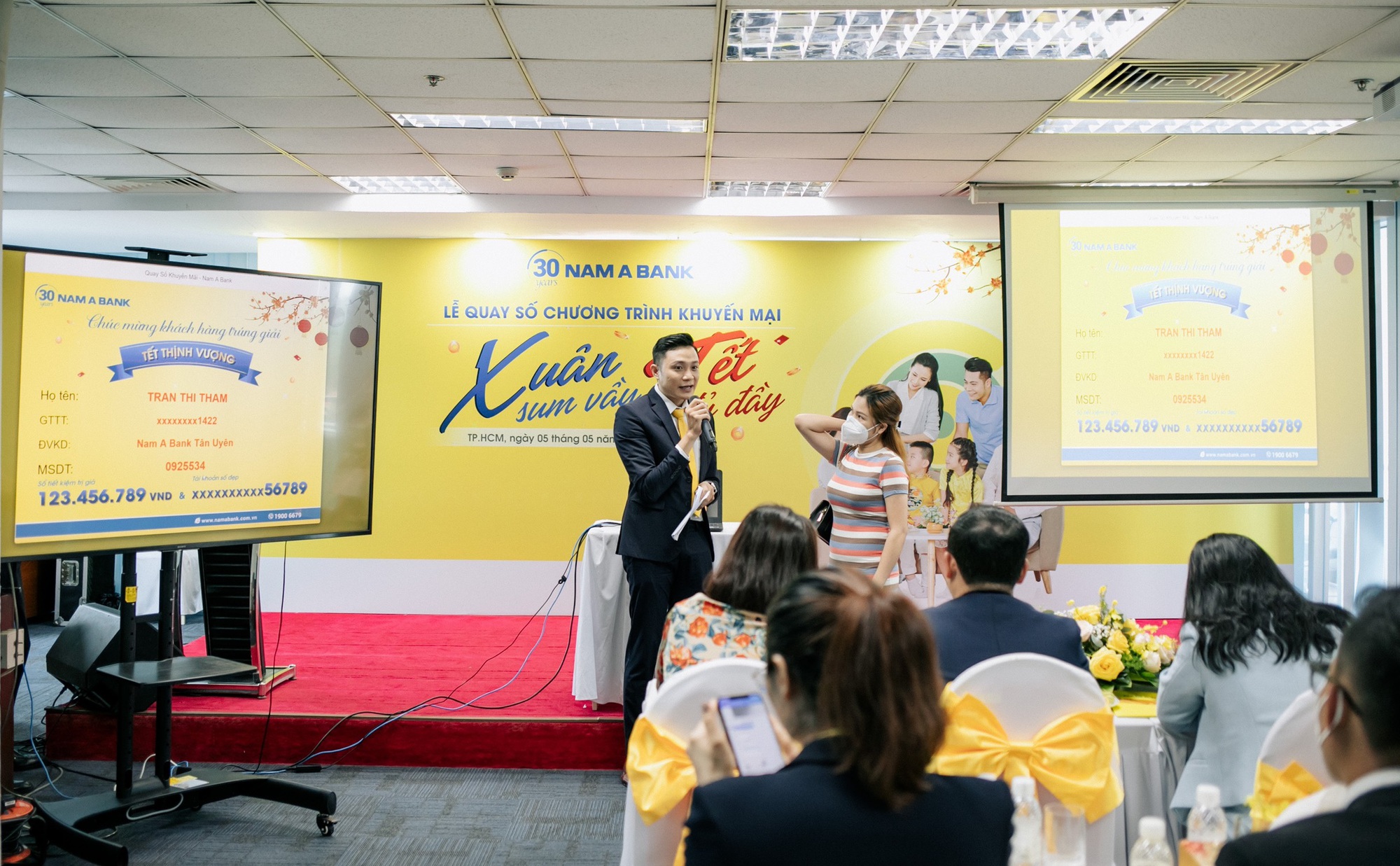 Nam A Bank tìm ra chủ nhân các sổ tiết kiệm tổng giá trị gần 1,2 tỉ đồng - Ảnh 1.