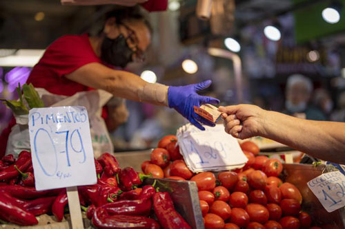 Difficulties surround the economy of Europe - Asia - Photo 1.