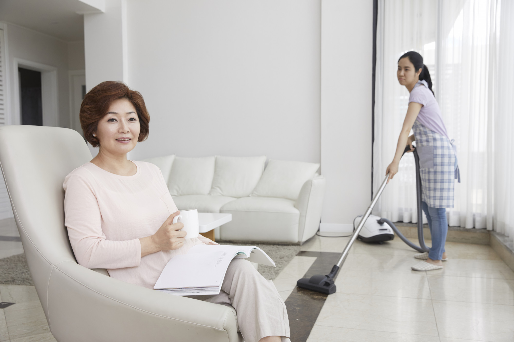 Mẹ chồng muốn tôi cắt đứt với cha mẹ ruột - Ảnh 1.