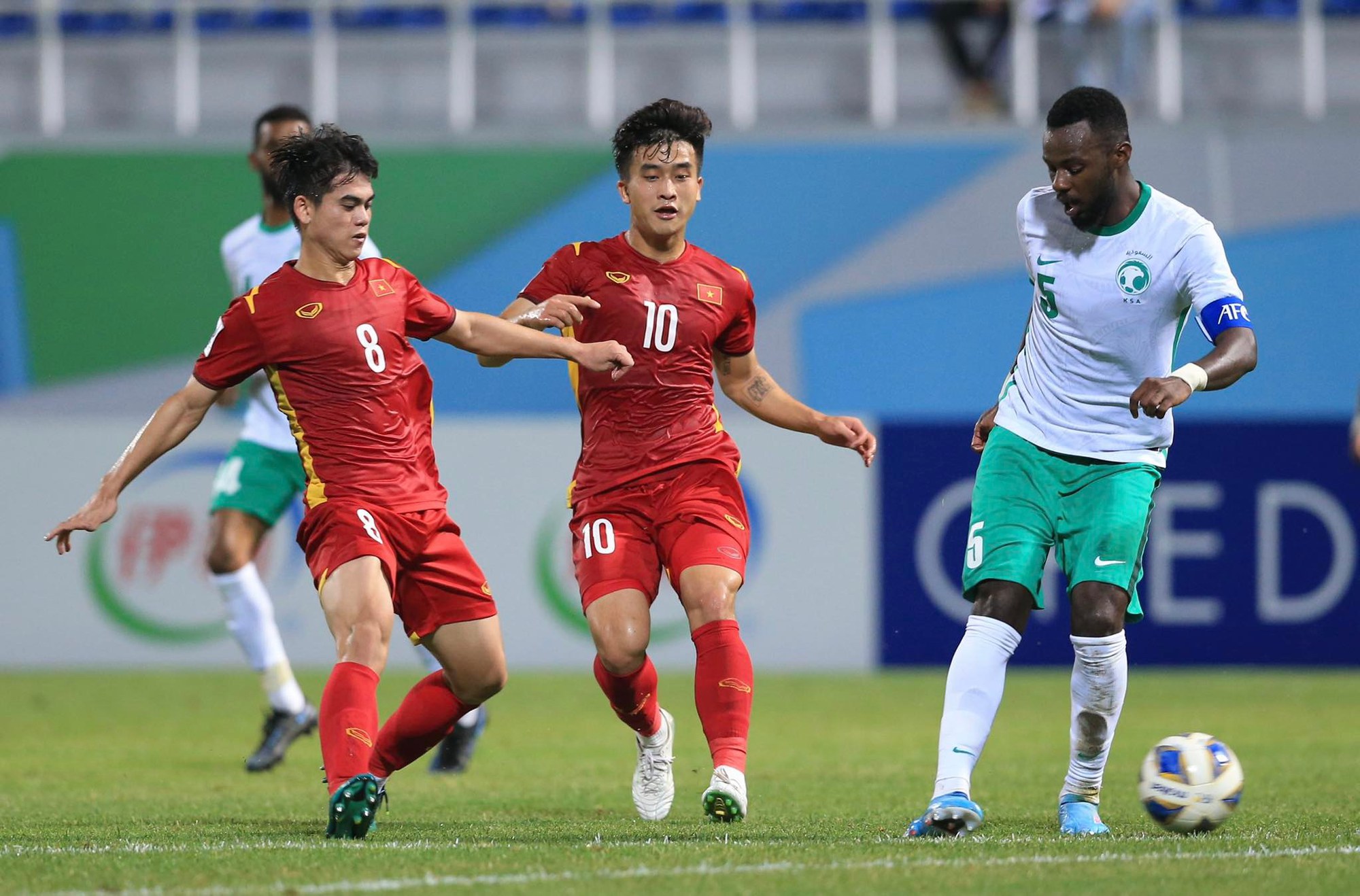 Lối chơi của U23 Việt Nam ở hiệp 2 với Ả Rập Saudi gây tranh cãi - Ảnh 4.