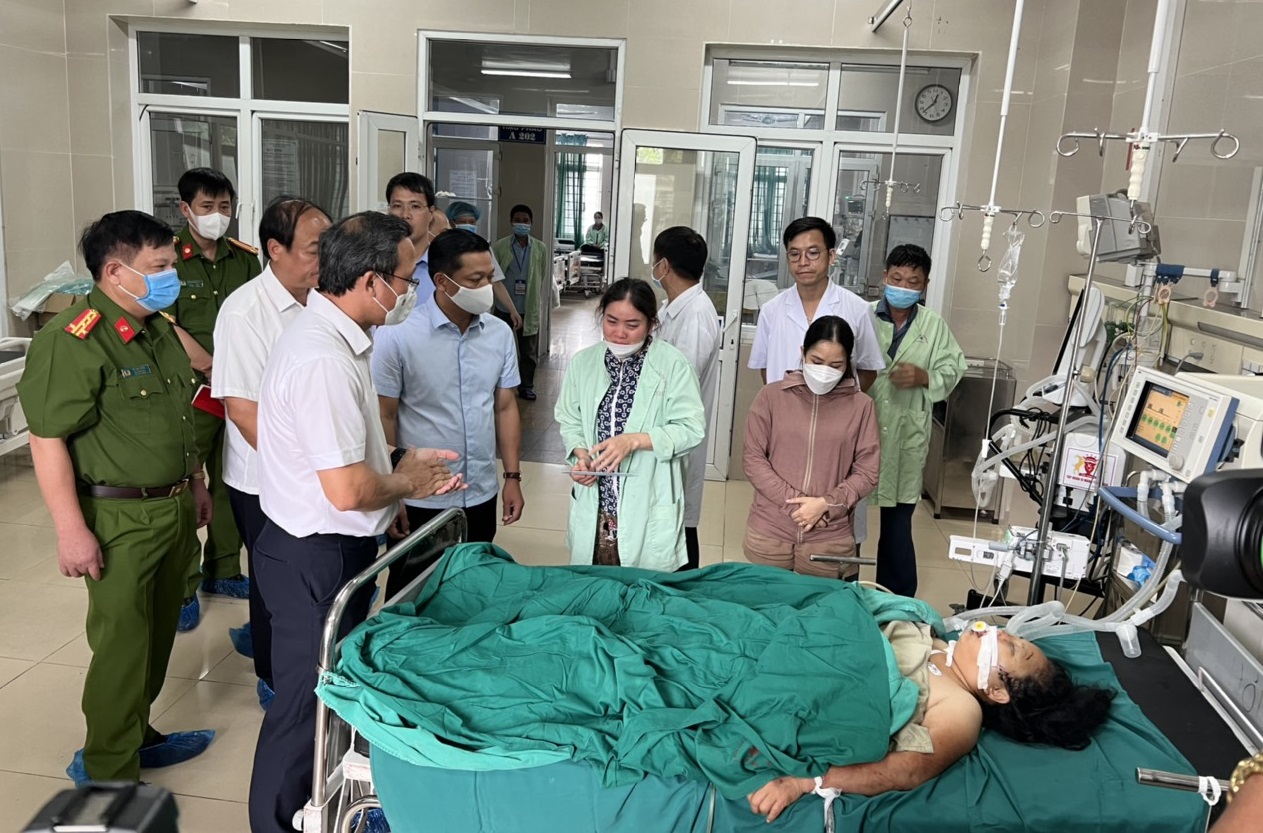 Vụ tai nạn thảm khốc lật xe khách: Đi vào đường cấm, chạy quá tốc độ - Ảnh 2. Vụ tai nạn thảm khốc lật xe khách: Đi vào đường cấm, chạy quá tốc độ - Ảnh 2.