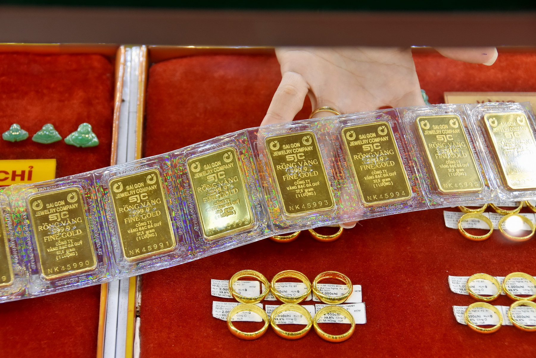 Giá vàng hôm nay 19-6: Vàng SJC giảm 1 triệu đồng/lượng sau khi đại biểu Quốc hội lên tiếng - Ảnh 1.