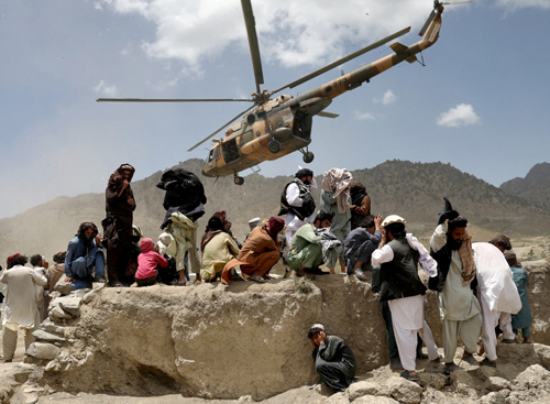 Thảm họa động đất tại Afghanistan: Nỗ lực cứu hộ gặp khó - Ảnh 1.