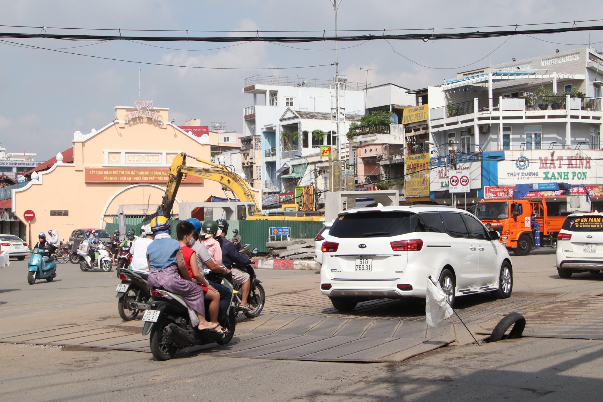 Ngán với hình ảnh đường Võ Văn Ngân, TP Thủ Đức - Ảnh 9.