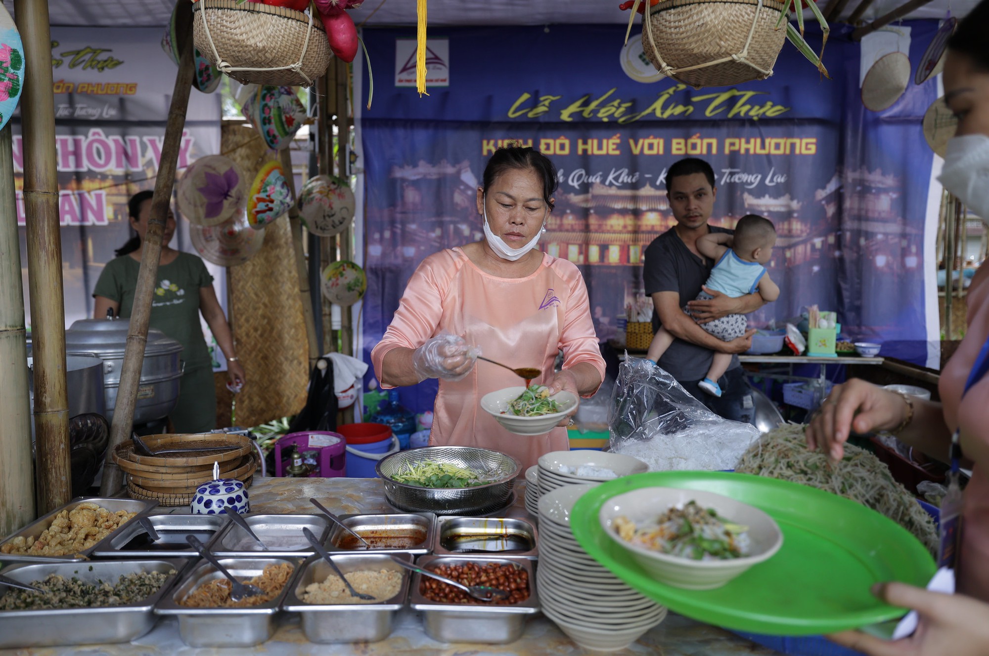 Ăn đã đời tại lễ hội ẩm thực Festival Huế 2022 - Ảnh 2.