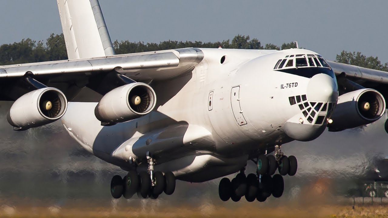 Máy bay Ilyushin Il-76 chở 9 người bị rơi ở Nga