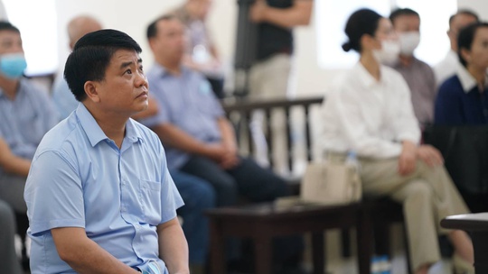Hủy kê biên nhà, đất của nguyên chủ tịch Hà Nội Nguyễn Đức Chung có ảnh hưởng tới vụ án khác? - Ảnh 1.
