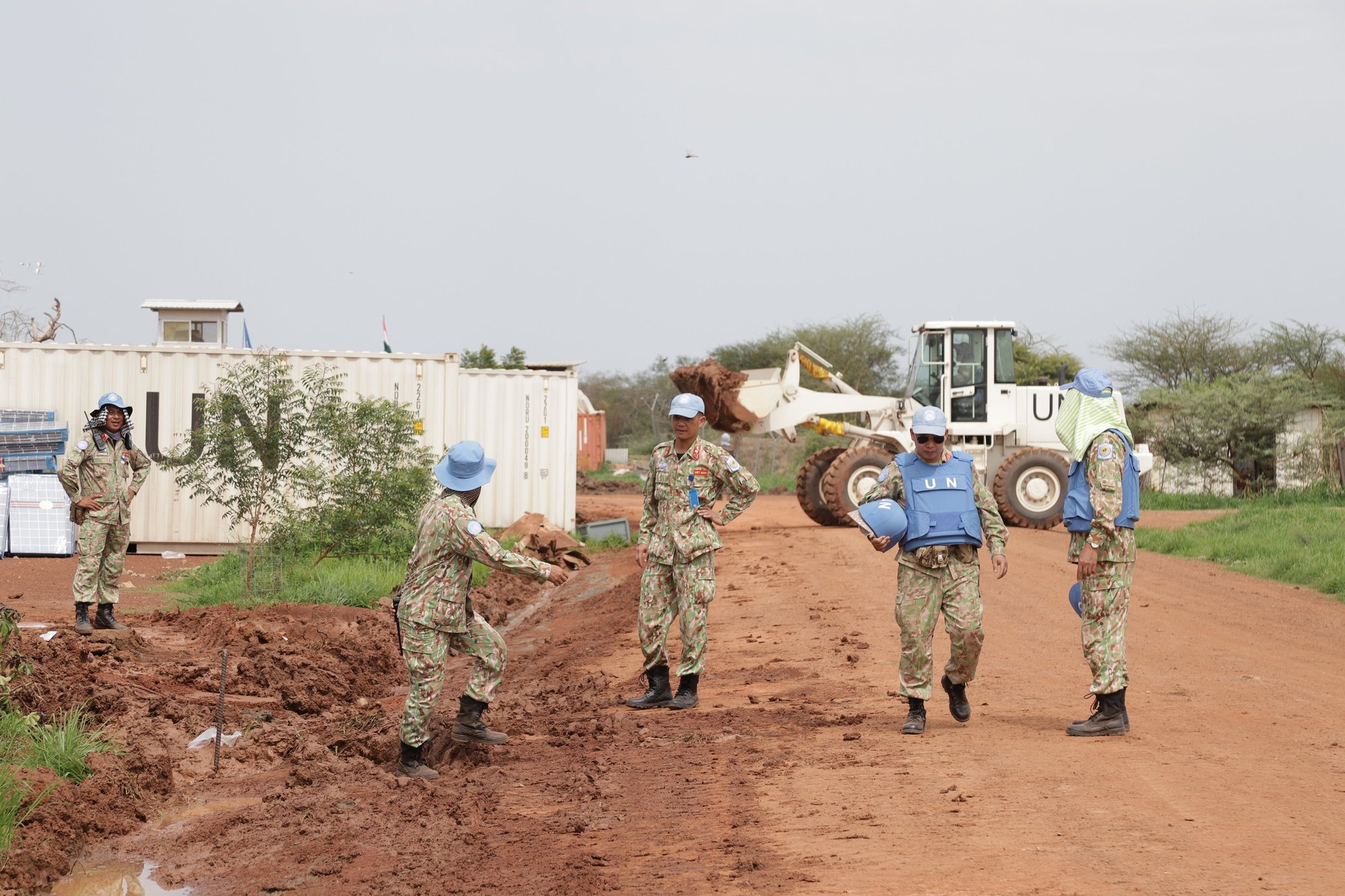Đội công binh mũ nồi xanh Việt Nam lập 2 đội cứu hộ khẩn cấp tại phái bộ Abyei - Ảnh 9.