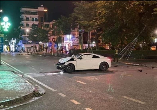Bắt tài xế xe sang Audi tông chết 3 người trong một gia đình lúc nửa đêm - Ảnh 1.