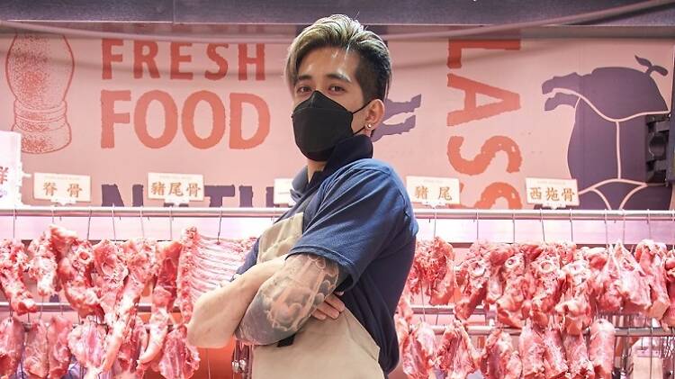 The handsome man selling meat stole the hearts of thousands of women in Hong Kong - Photo 3.