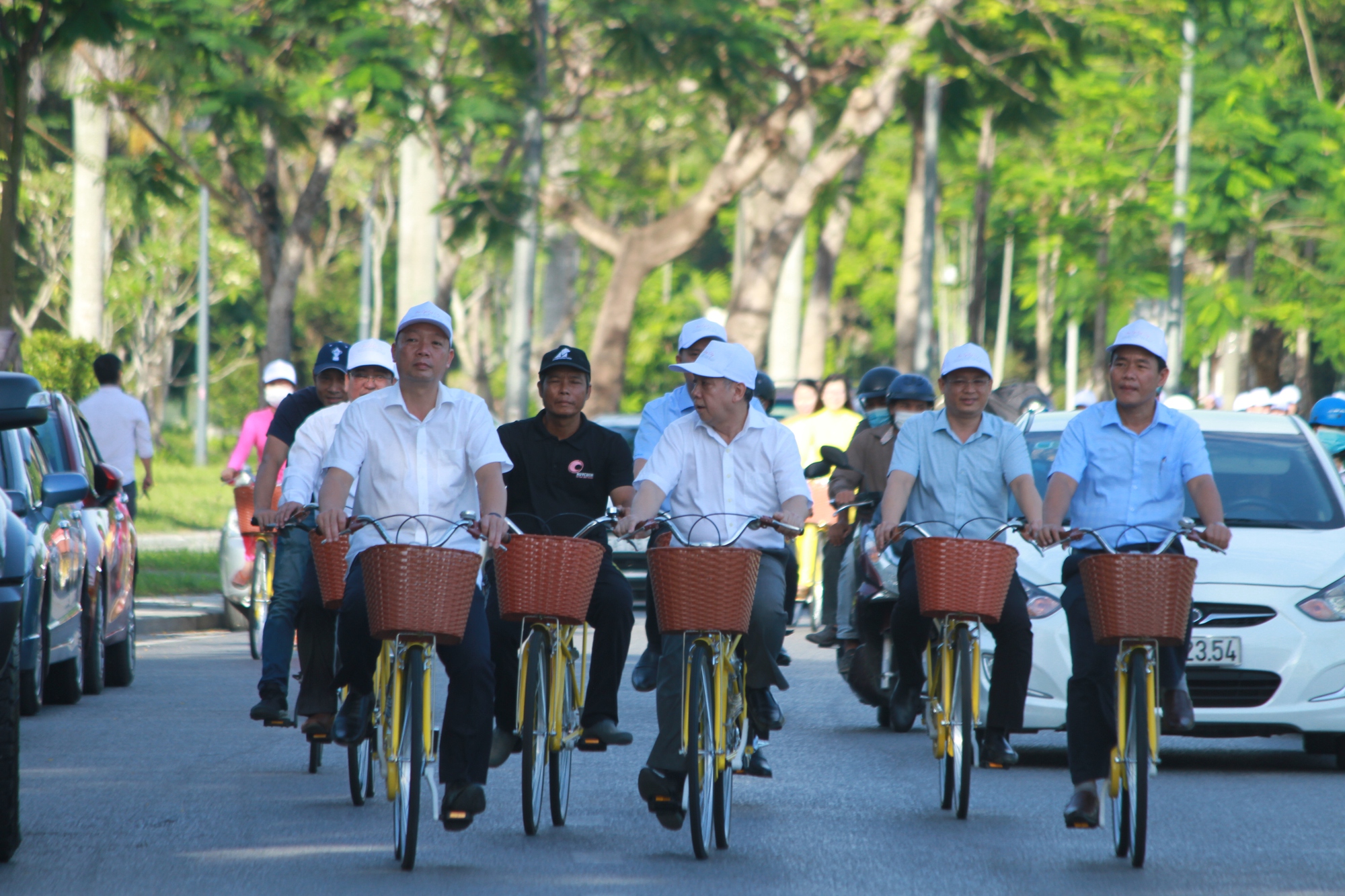 Đưa vào sử dụng hơn 120 xe đạp chia sẻ công cộng trong thành phố Huế  Giao  thông  Vietnam VietnamPlus