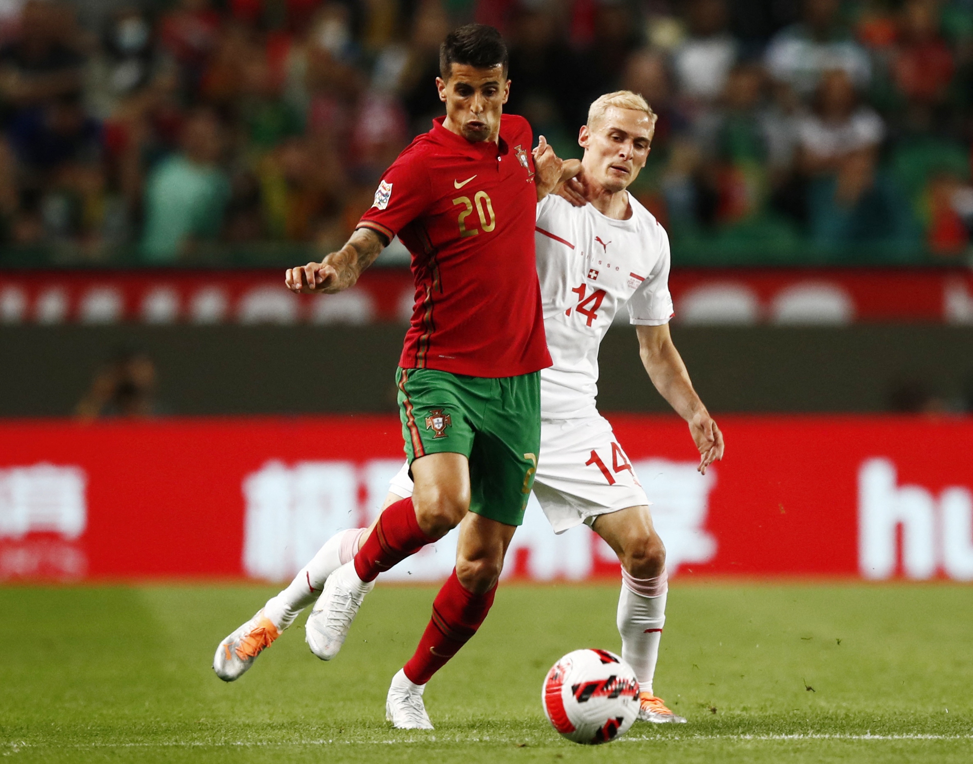 Ronaldo tỏa sáng, Bồ Đào Nha thắng áp đảo Thụy Sĩ tại Nations League - Ảnh 4.