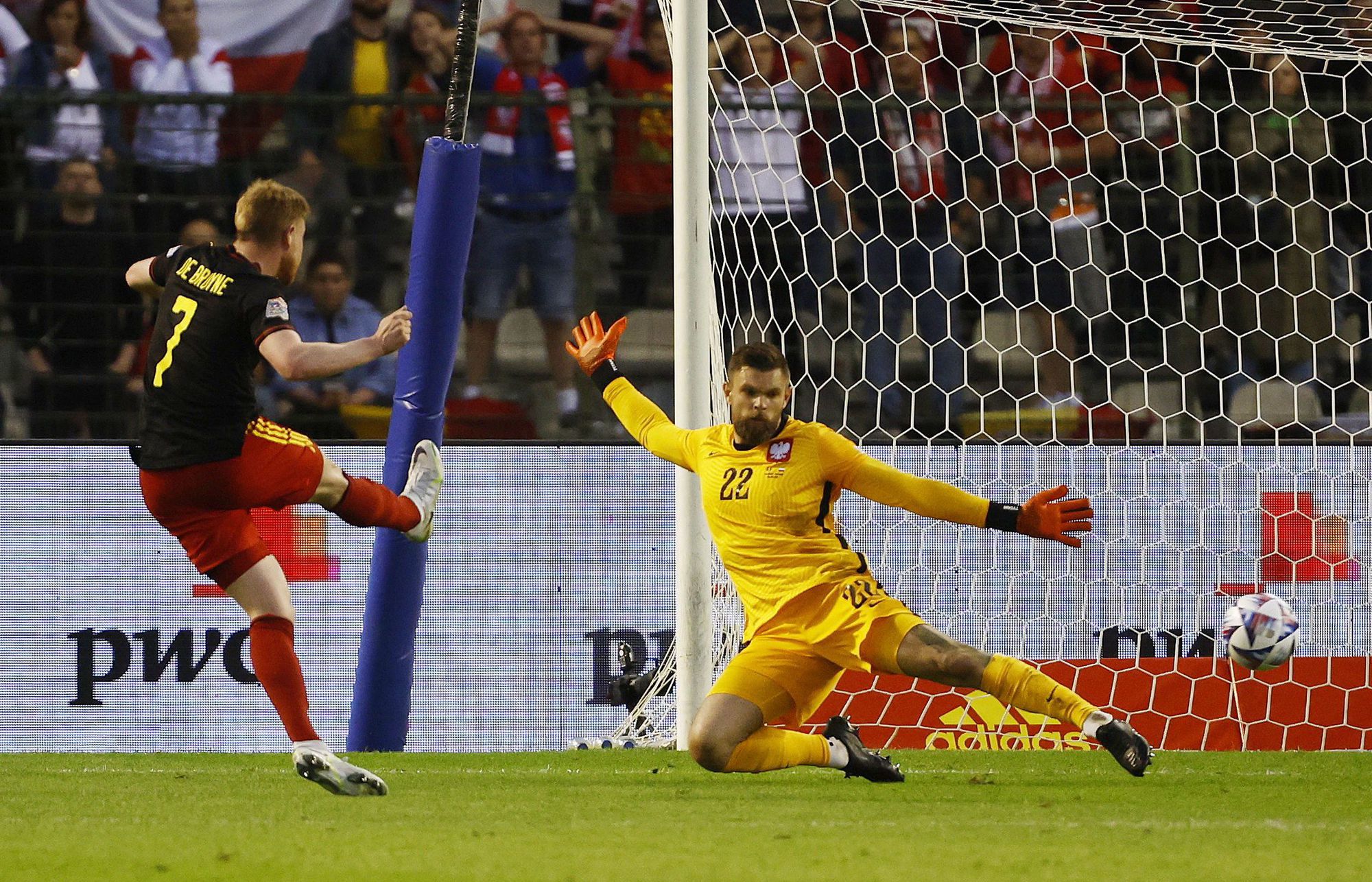 Quỷ đỏ Bỉ trút giận, Ba Lan thảm bại không tưởng ở Nations League - Ảnh 5.